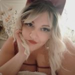 Luscious_Em