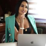 Julie23