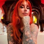 Domme_Lori