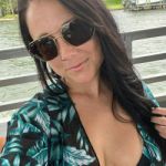 Jessica6977